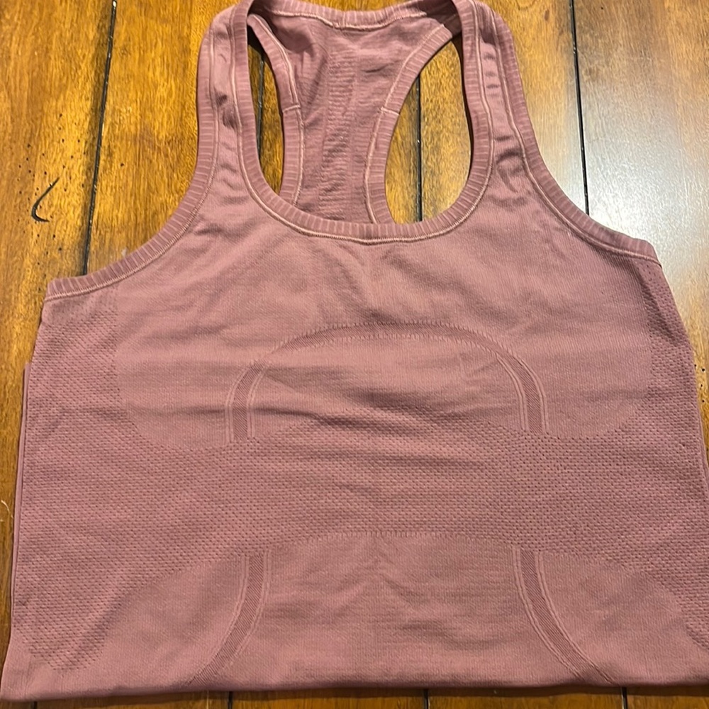 Mauve swiftly Lululemon tank